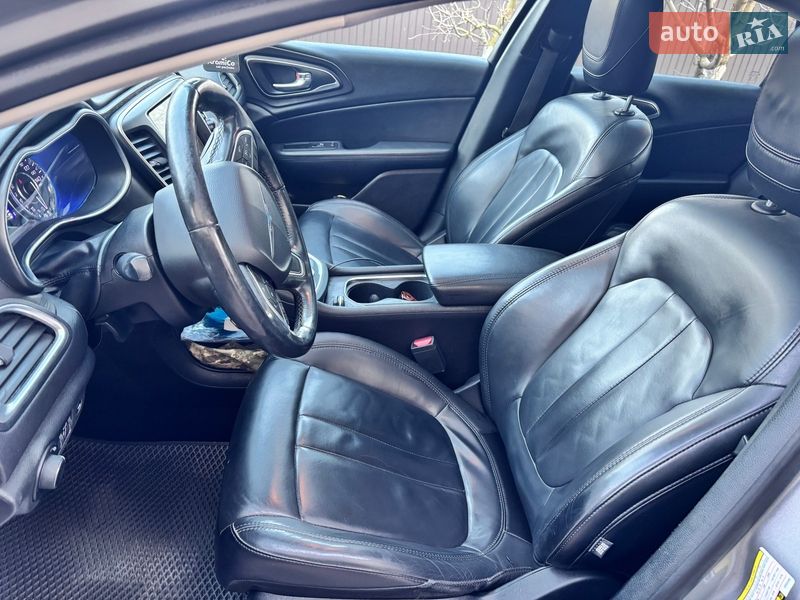 Седан Chrysler 200 2016 в Киеве фото 25 Седан Chrysler 200 2016 в Киеве
