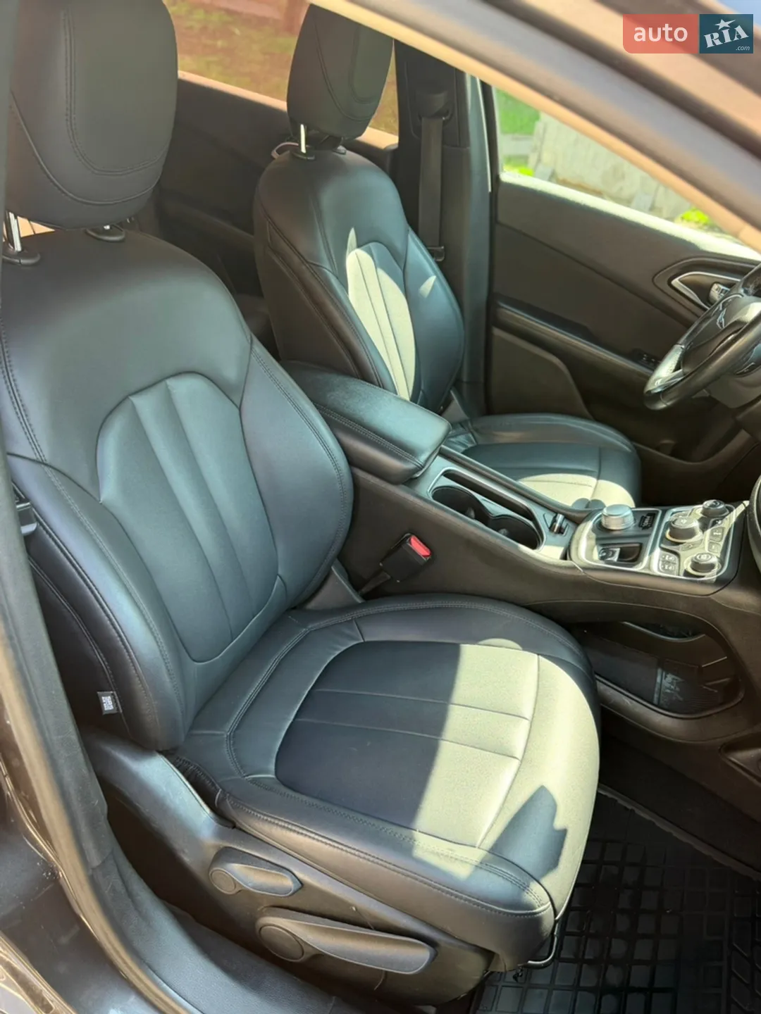 2014 Chrysler 200 - мініатюра 24