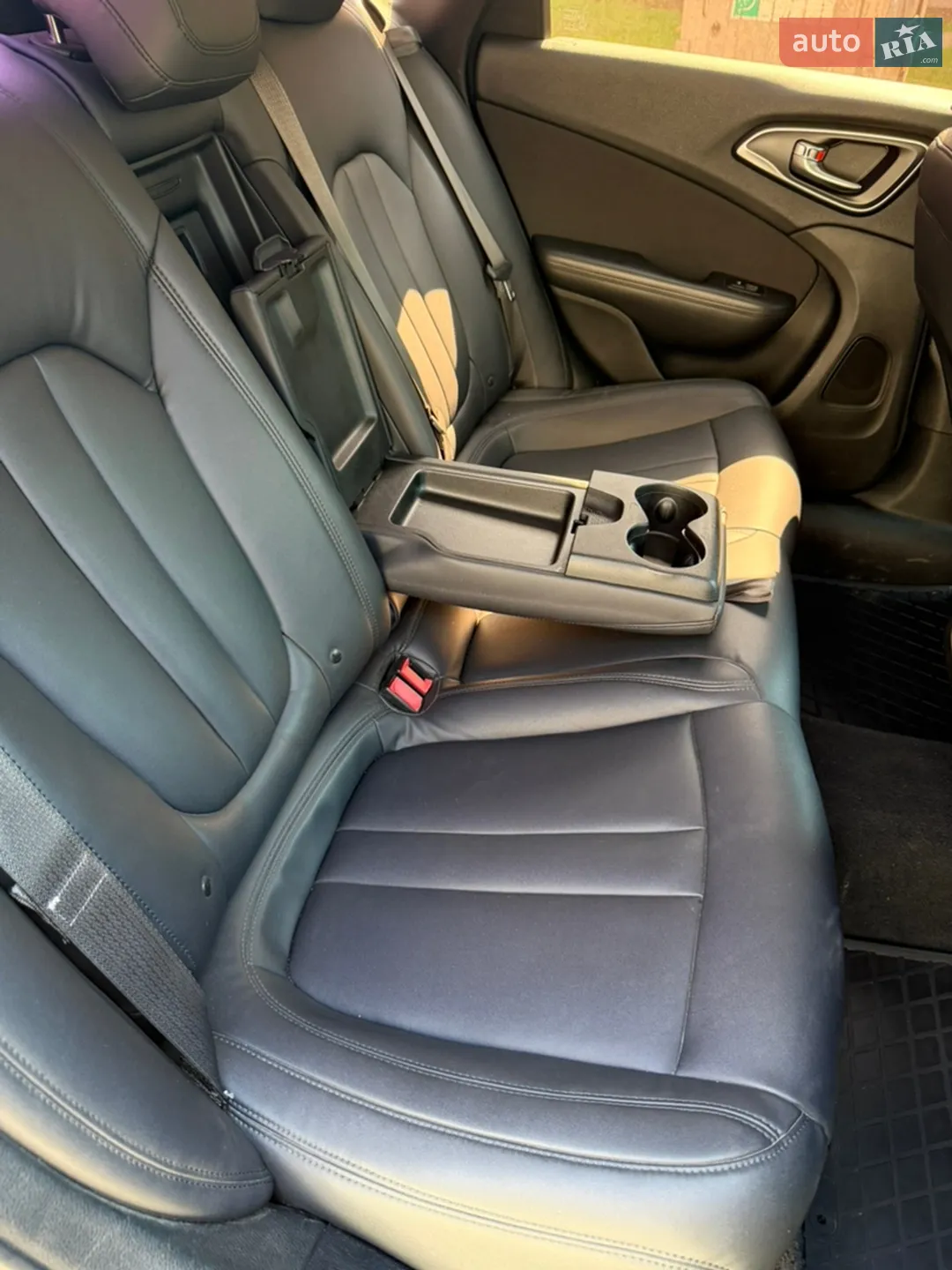 2014 Chrysler 200 - мініатюра 29