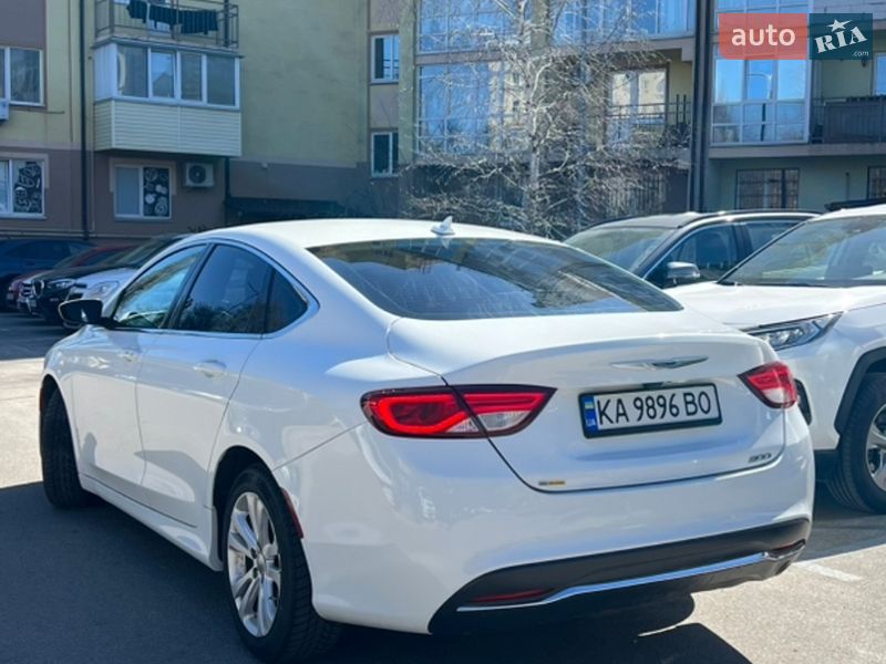Седан Chrysler 200 2016 в Києві