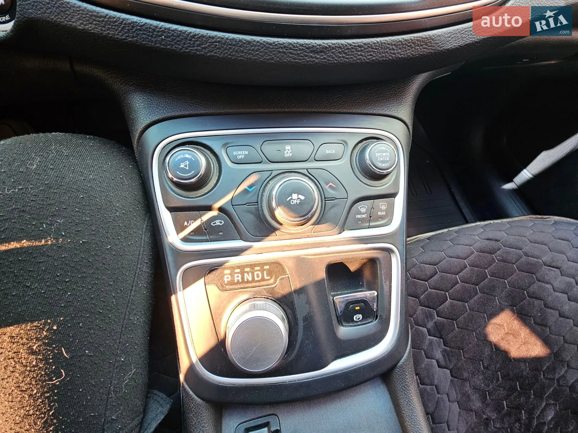 2015 Chrysler 200 - мініатюра 16