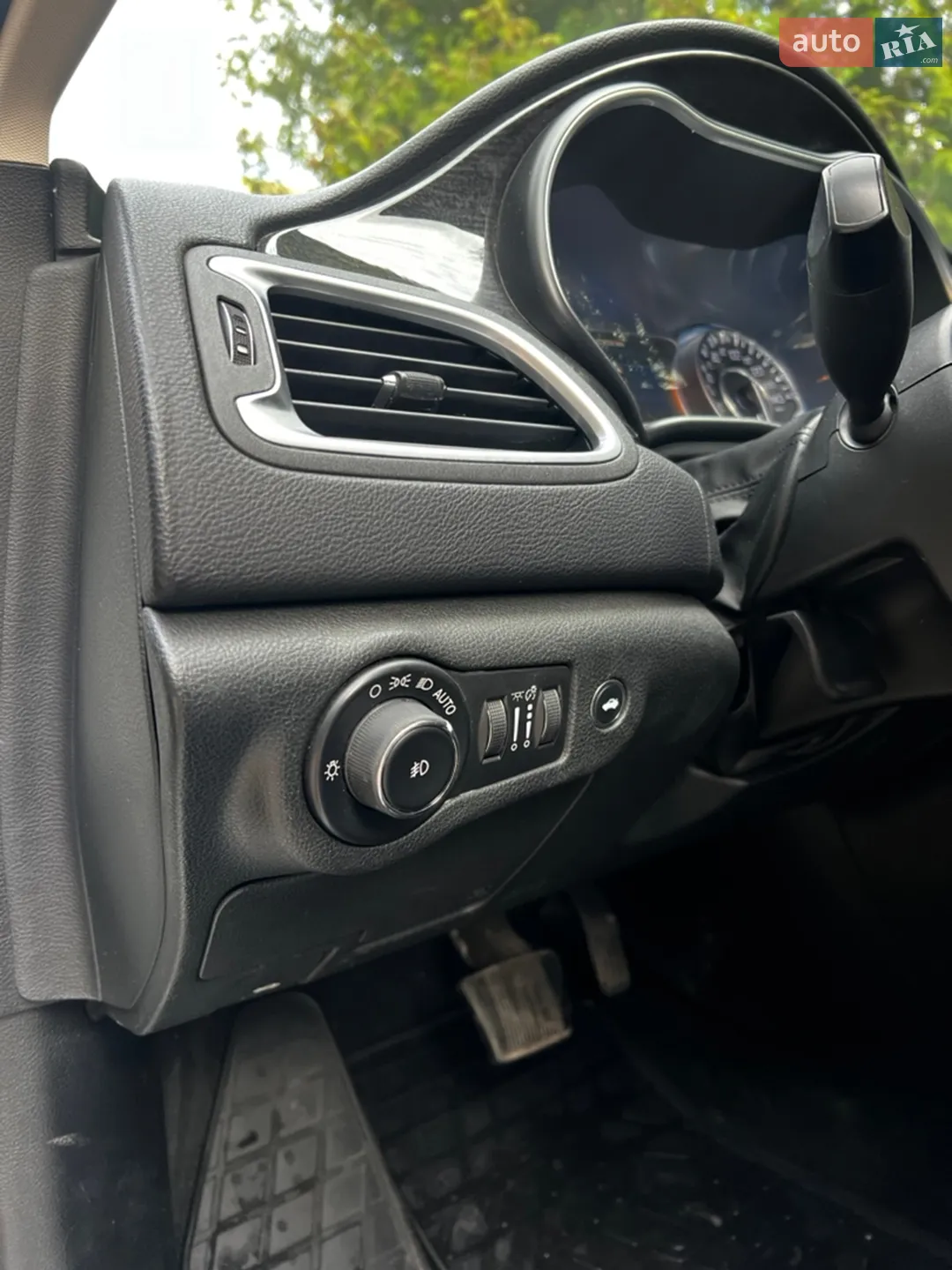 2014 Chrysler 200 - мініатюра 36