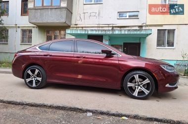 Седан Chrysler 200 2015 в Чернівцях