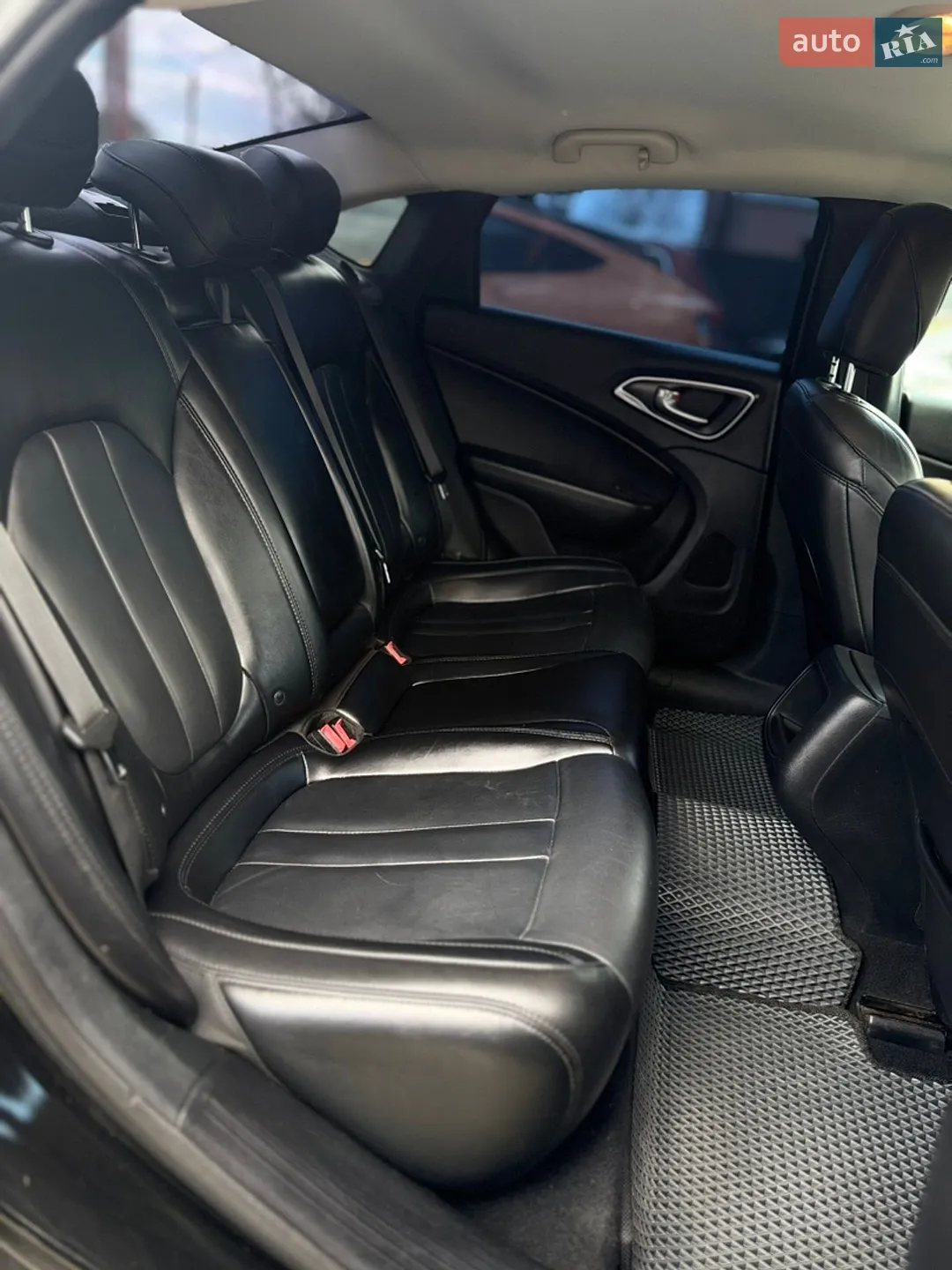 2016 Chrysler 200 - мініатюра 24
