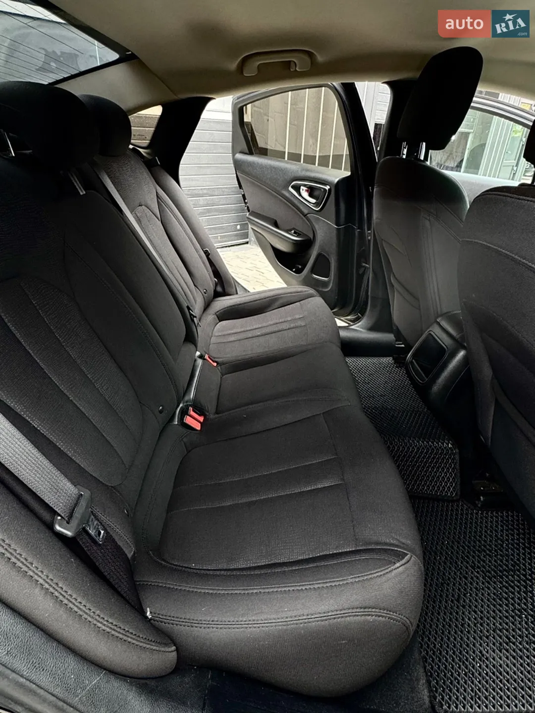 2015 Chrysler 200 - мініатюра 10