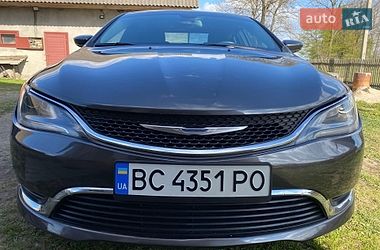 Седан Chrysler 200 2015 в Рава-Русской