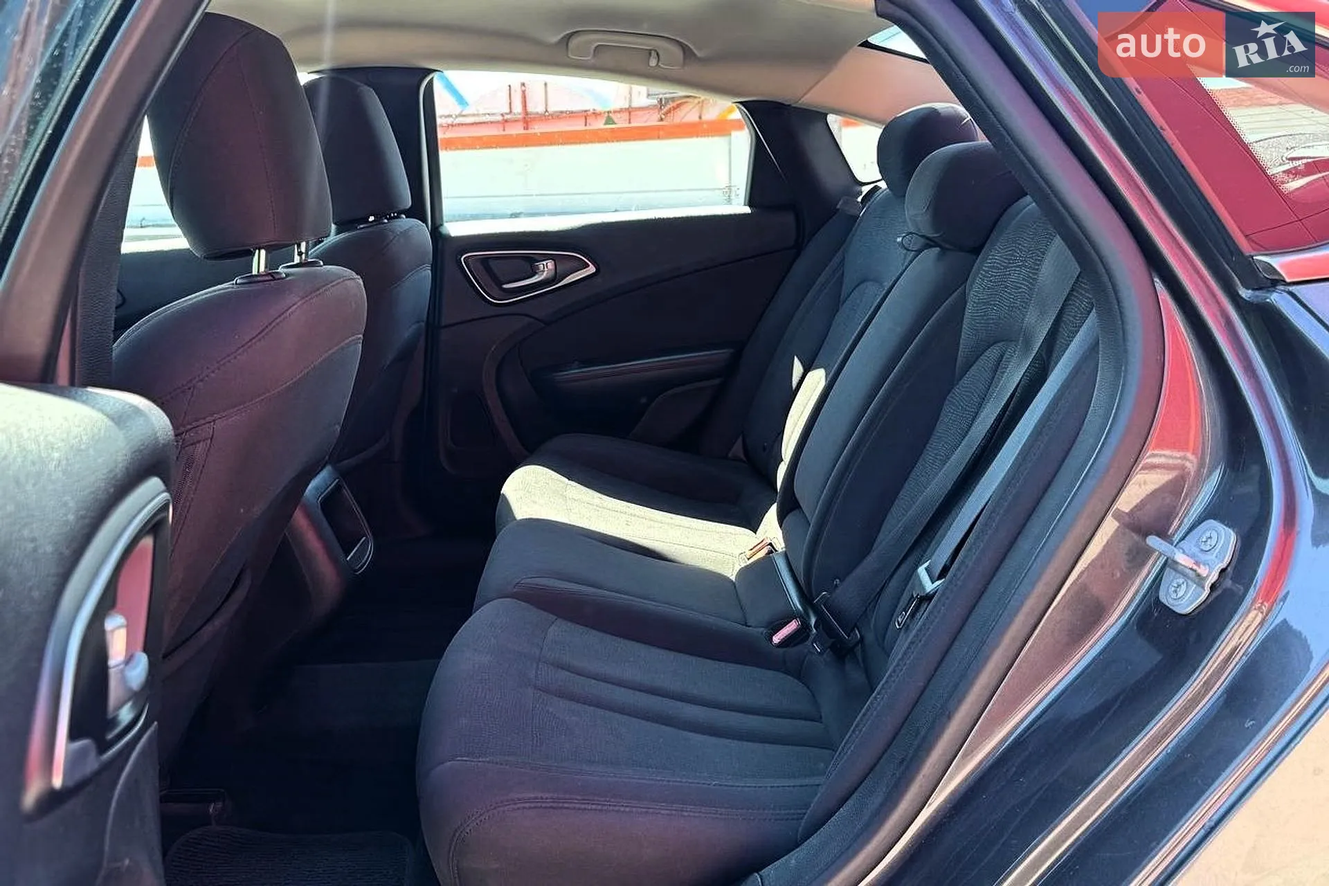 2015 Chrysler 200 - мініатюра 10
