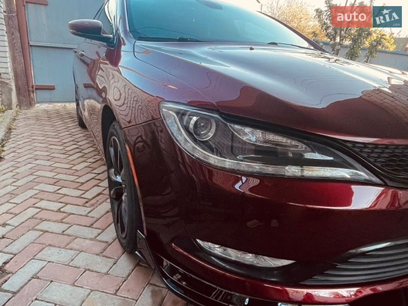 Седан Chrysler 200 2015 в Броварах