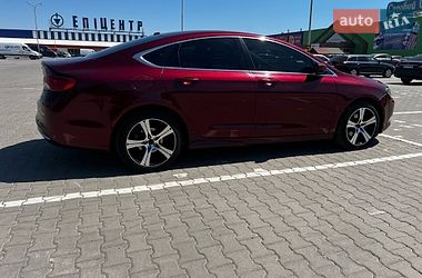 Седан Chrysler 200 2015 в Черновцах