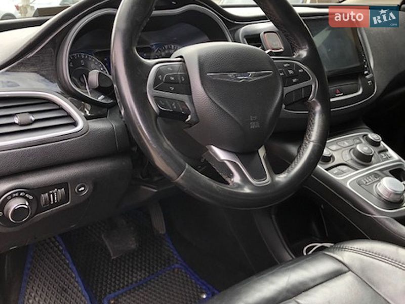 Седан Chrysler 200 2015 в Києві