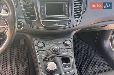 Седан Chrysler 200 2017 в Киеве