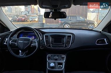 Седан Chrysler 200 2015 в Киеве