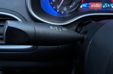 Седан Chrysler 200 2015 в Киеве