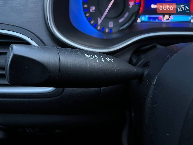 Седан Chrysler 200 2015 в Киеве