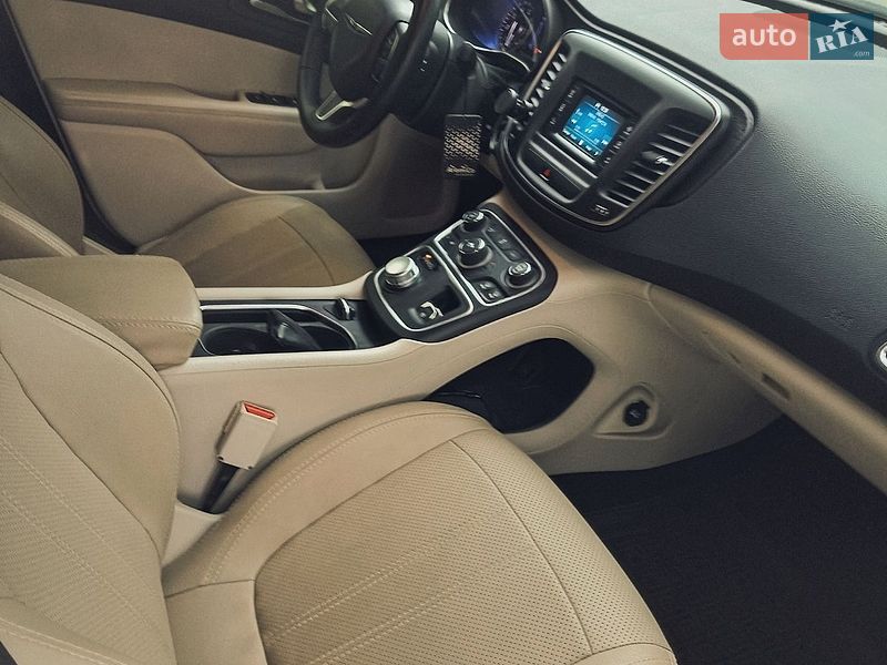 Седан Chrysler 200 2015 в Сумах