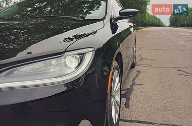 Седан Chrysler 200 2015 в Сумах