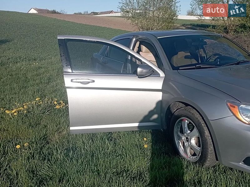Chrysler 200 2013