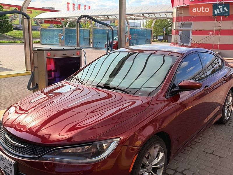 Седан Chrysler 200 2015 в Рівному