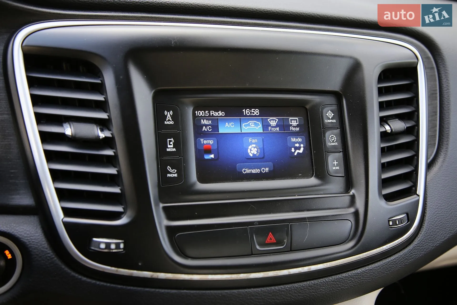 2015 Chrysler 200 - мініатюра 16