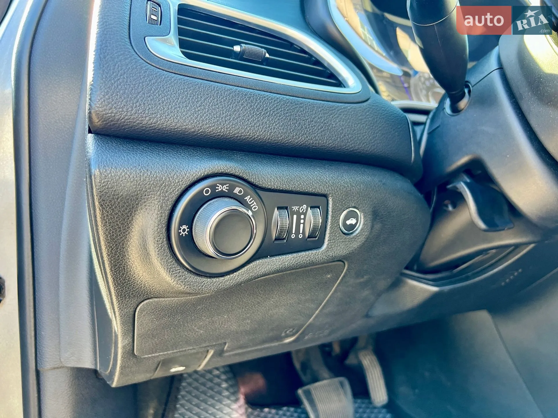 2015 Chrysler 200 - мініатюра 22