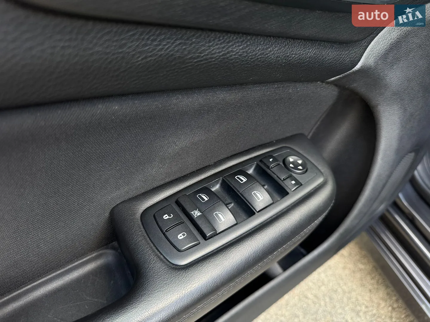 2016 Chrysler 200 - мініатюра 30