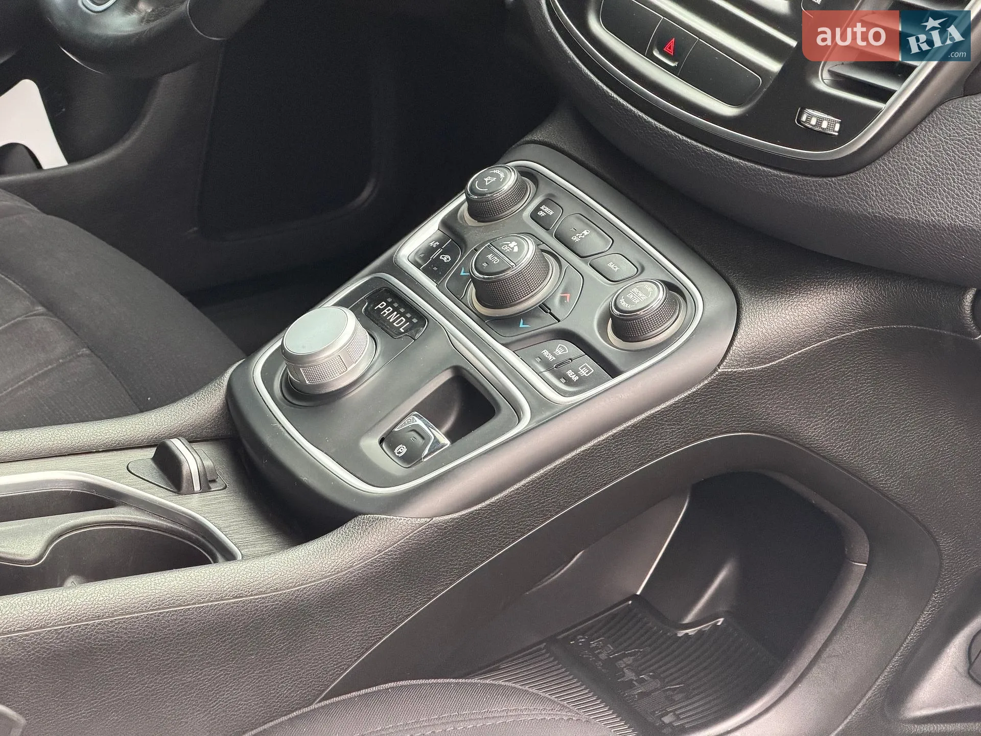 2014 Chrysler 200 - мініатюра 32