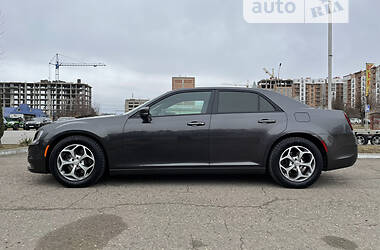 Седан Chrysler 300 S 2018 в Коломые