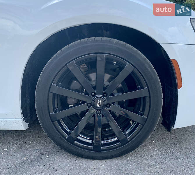 Седан Chrysler 300 S 2018 в Тернополе фото 19 Седан Chrysler 300 S 2018 в Тернополе