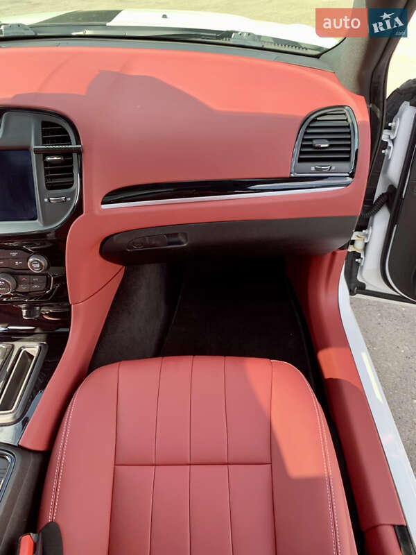 Седан Chrysler 300 S 2018 в Тернополе фото 49 Седан Chrysler 300 S 2018 в Тернополе