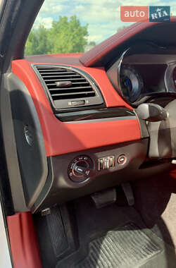 Седан Chrysler 300 S 2018 в 
