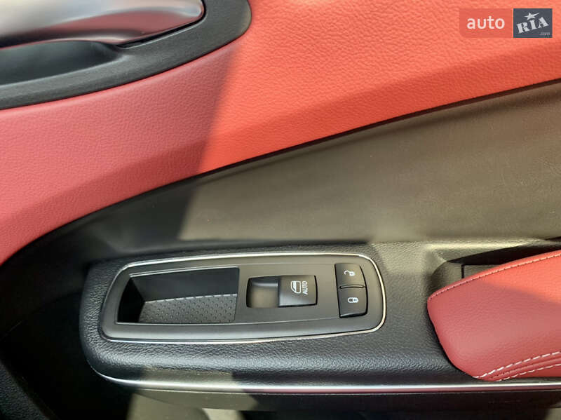 Седан Chrysler 300 S 2018 в Тернополе фото 61 Седан Chrysler 300 S 2018 в Тернополе