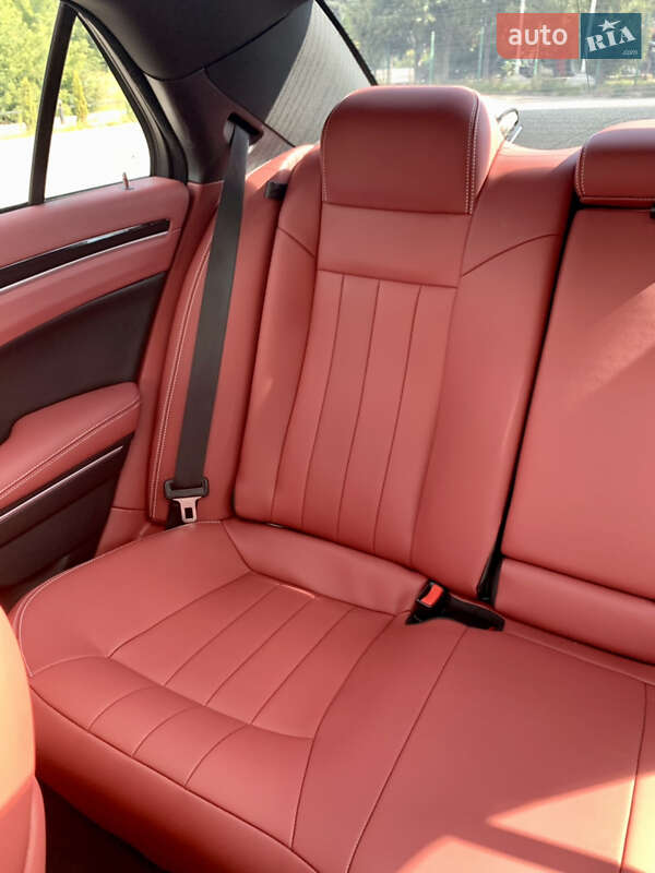 Седан Chrysler 300 S 2018 в Тернополе фото 67 Седан Chrysler 300 S 2018 в Тернополе