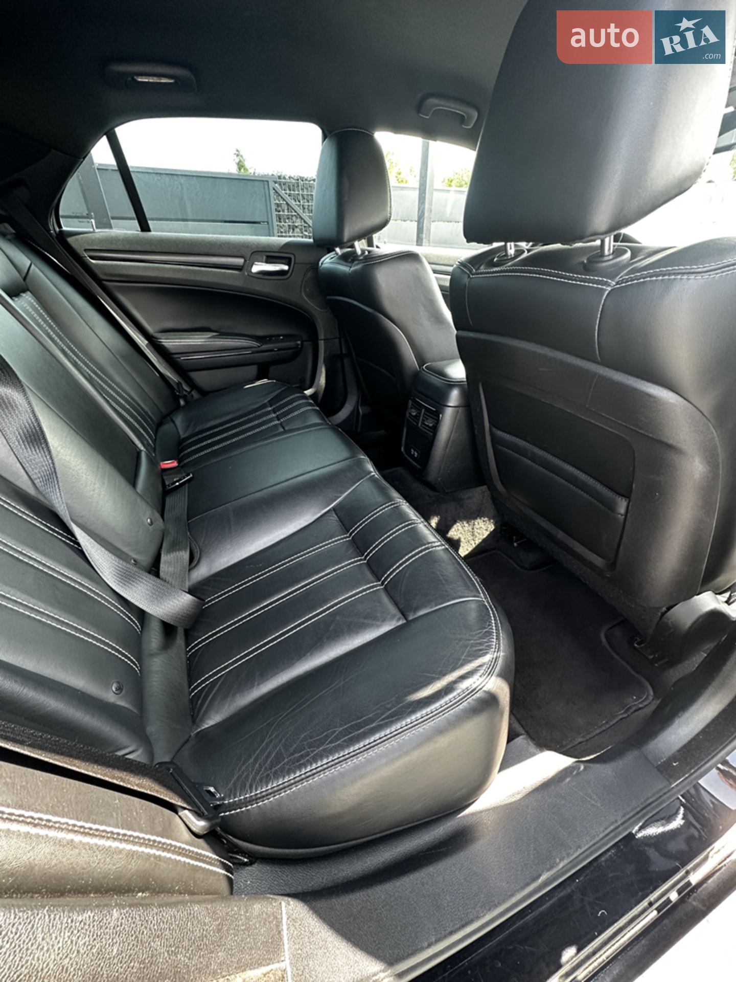 2015 Chrysler 300 - мініатюра 28