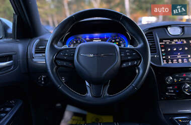 Седан Chrysler 300 S 2015 в 