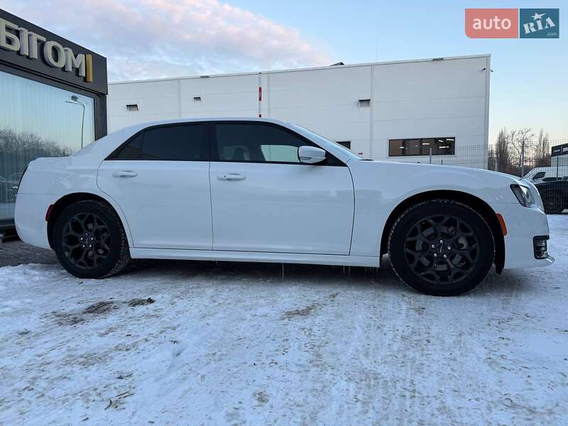 Седан Chrysler 300 S 2022 в Одессе