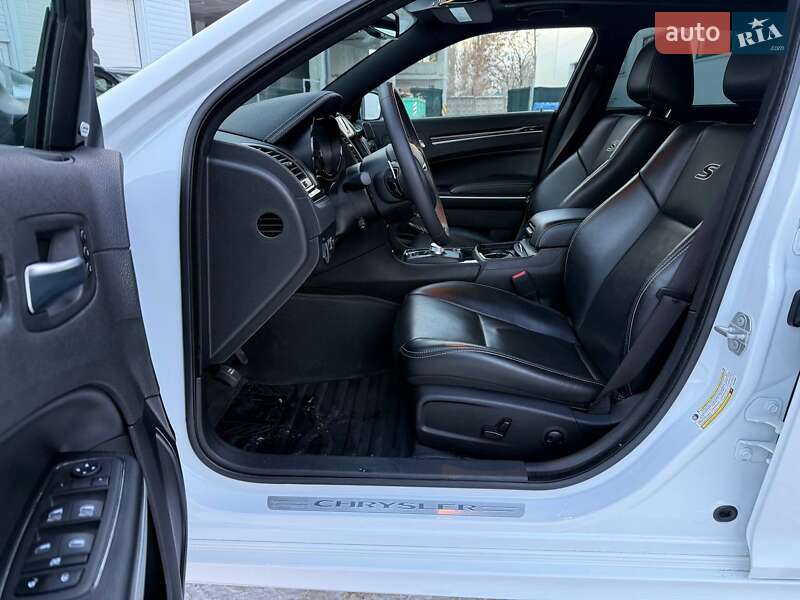 Седан Chrysler 300 S 2022 в Одессе