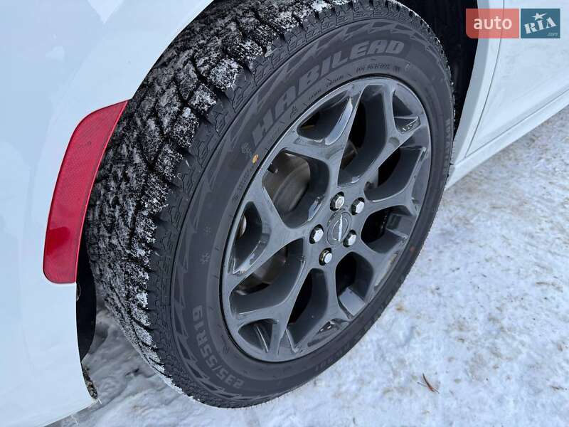 Седан Chrysler 300 S 2022 в Одессе