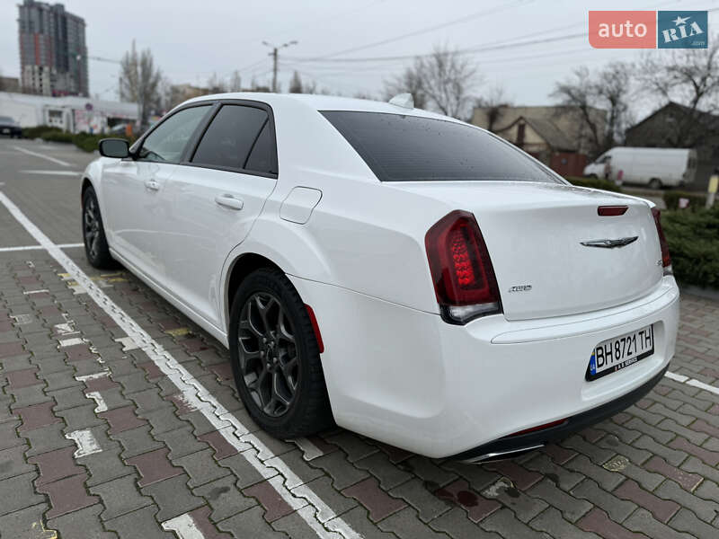 Седан Chrysler 300 2018 в Одессе