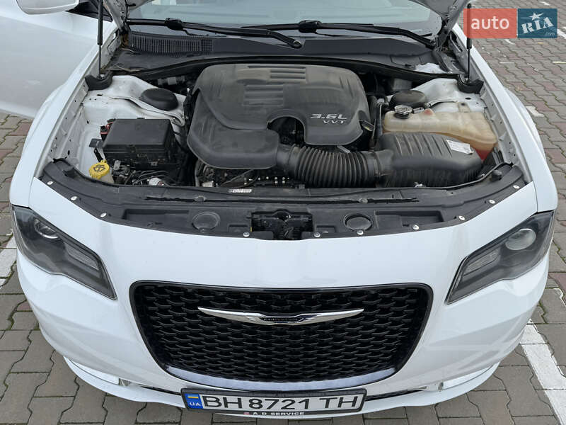 Седан Chrysler 300 2018 в Одессе