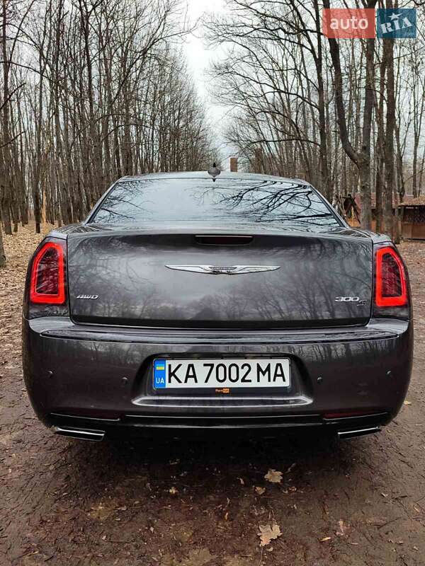 Седан Chrysler 300 2016 в Теплике
