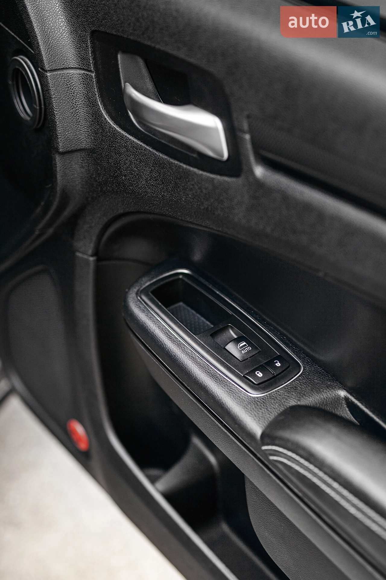 2014 Chrysler 300 - мініатюра 12
