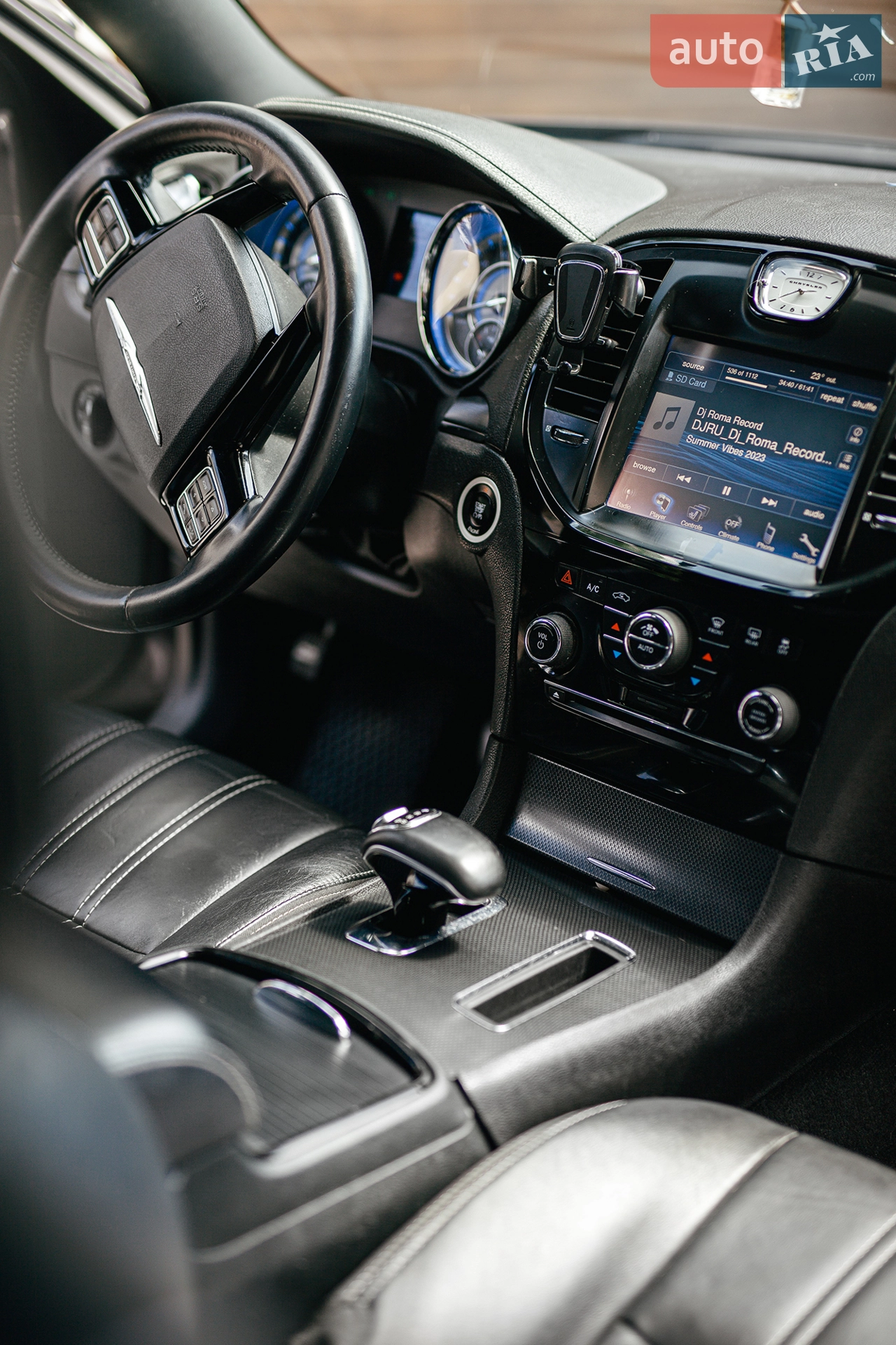2014 Chrysler 300 - мініатюра 26