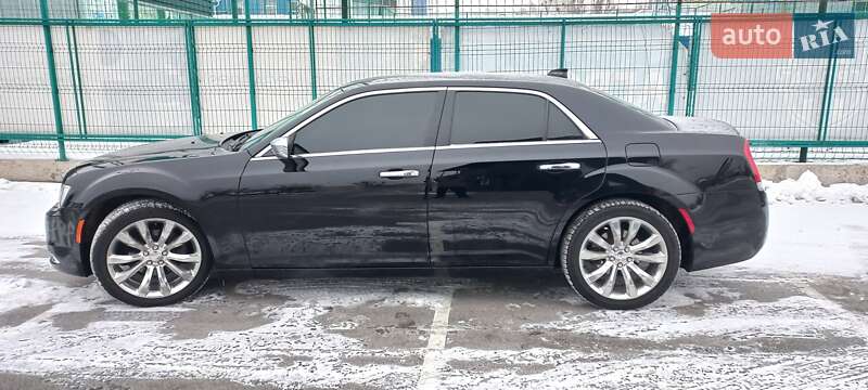 Седан Chrysler 300 2017 в Києві