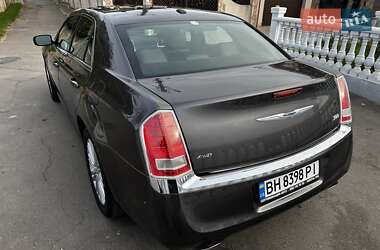 Седан Chrysler 300 2014 в 