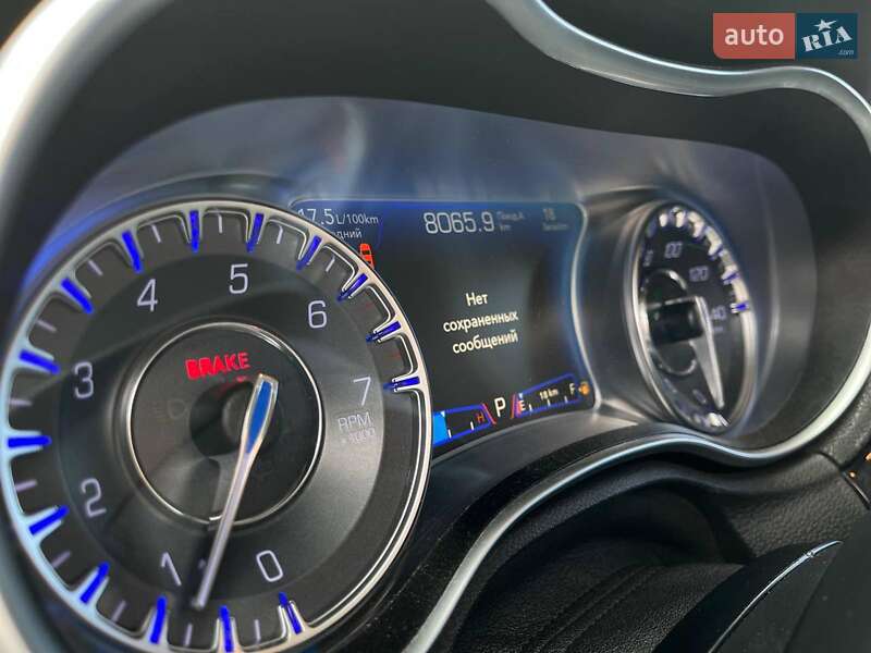 Седан Chrysler 300 2018 в Львове