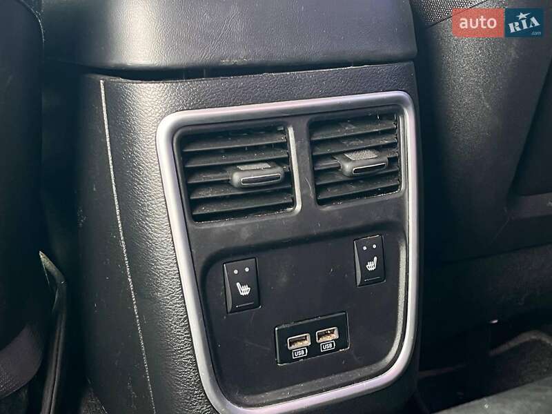 Седан Chrysler 300 2018 в Львове