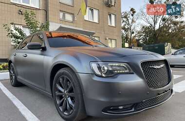 Седан Chrysler 300 2016 в Харькове
