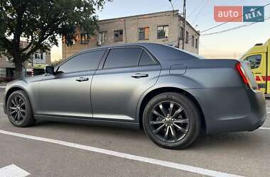 Седан Chrysler 300 2016 в 