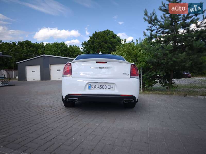 Седан Chrysler 300 2016 в Львове фото 7 Седан Chrysler 300 2016 в Львове