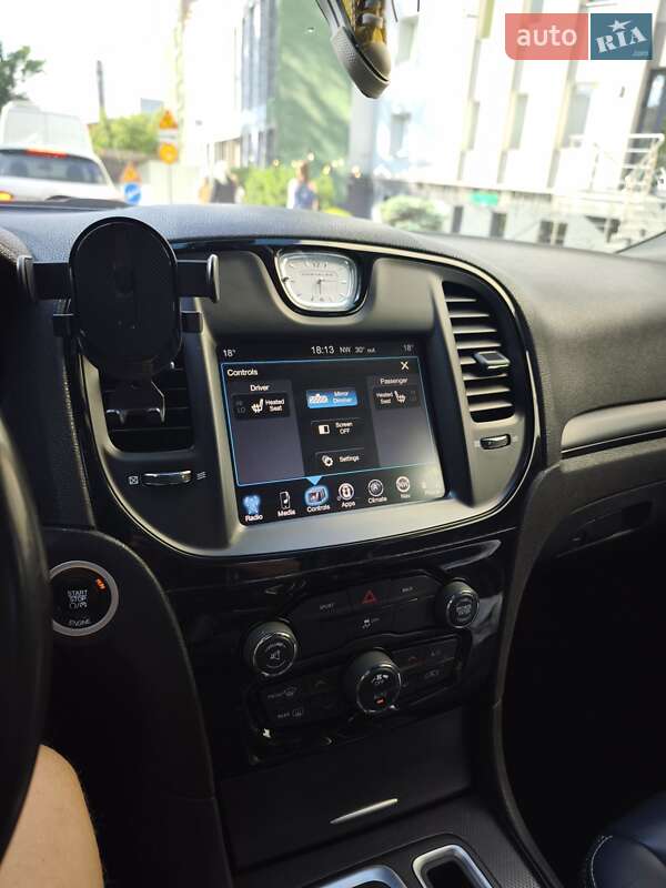 Седан Chrysler 300 2016 в Львове фото 30 Седан Chrysler 300 2016 в Львове